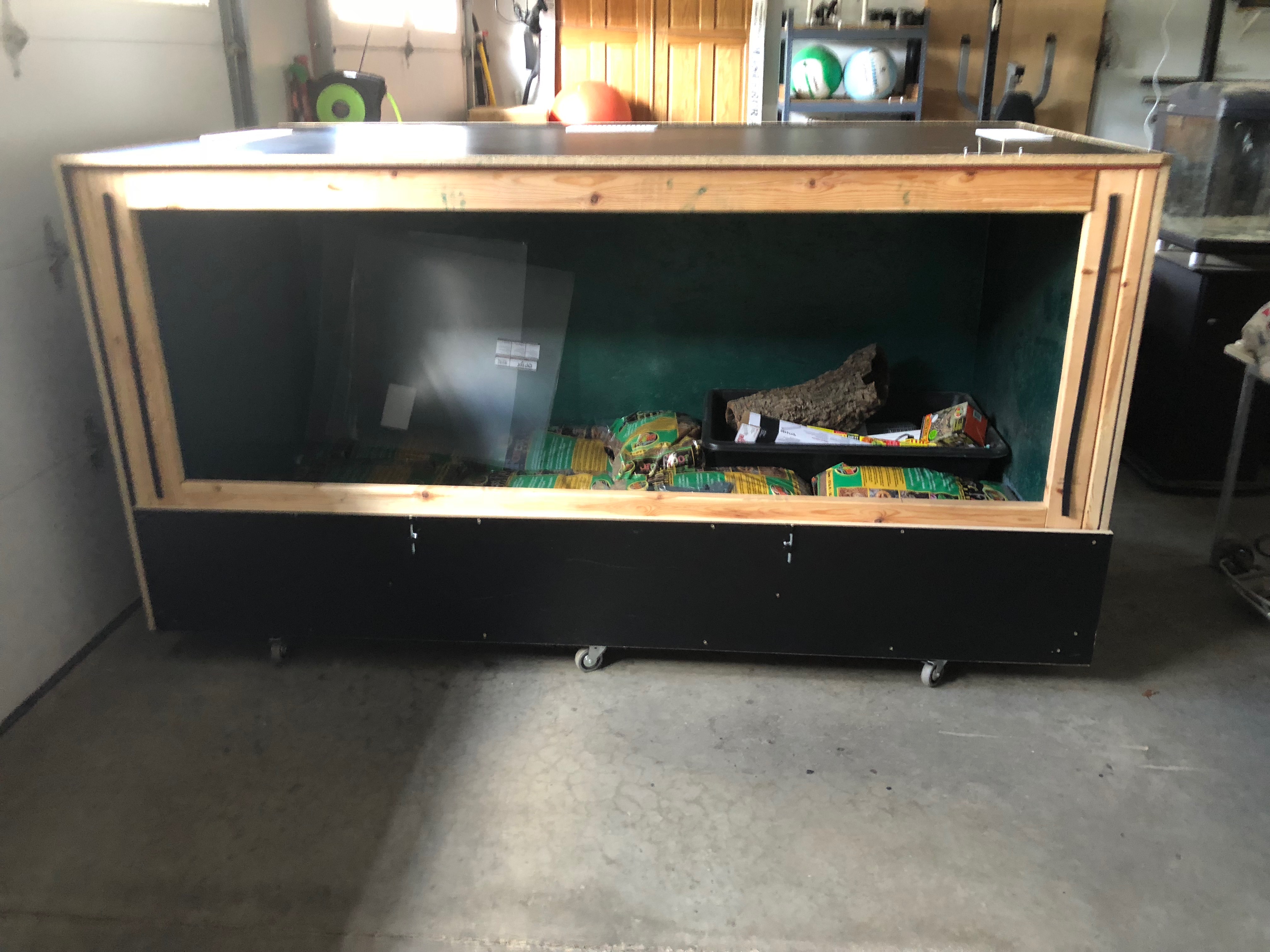 Selling my Enclosure and my black and white Tegu